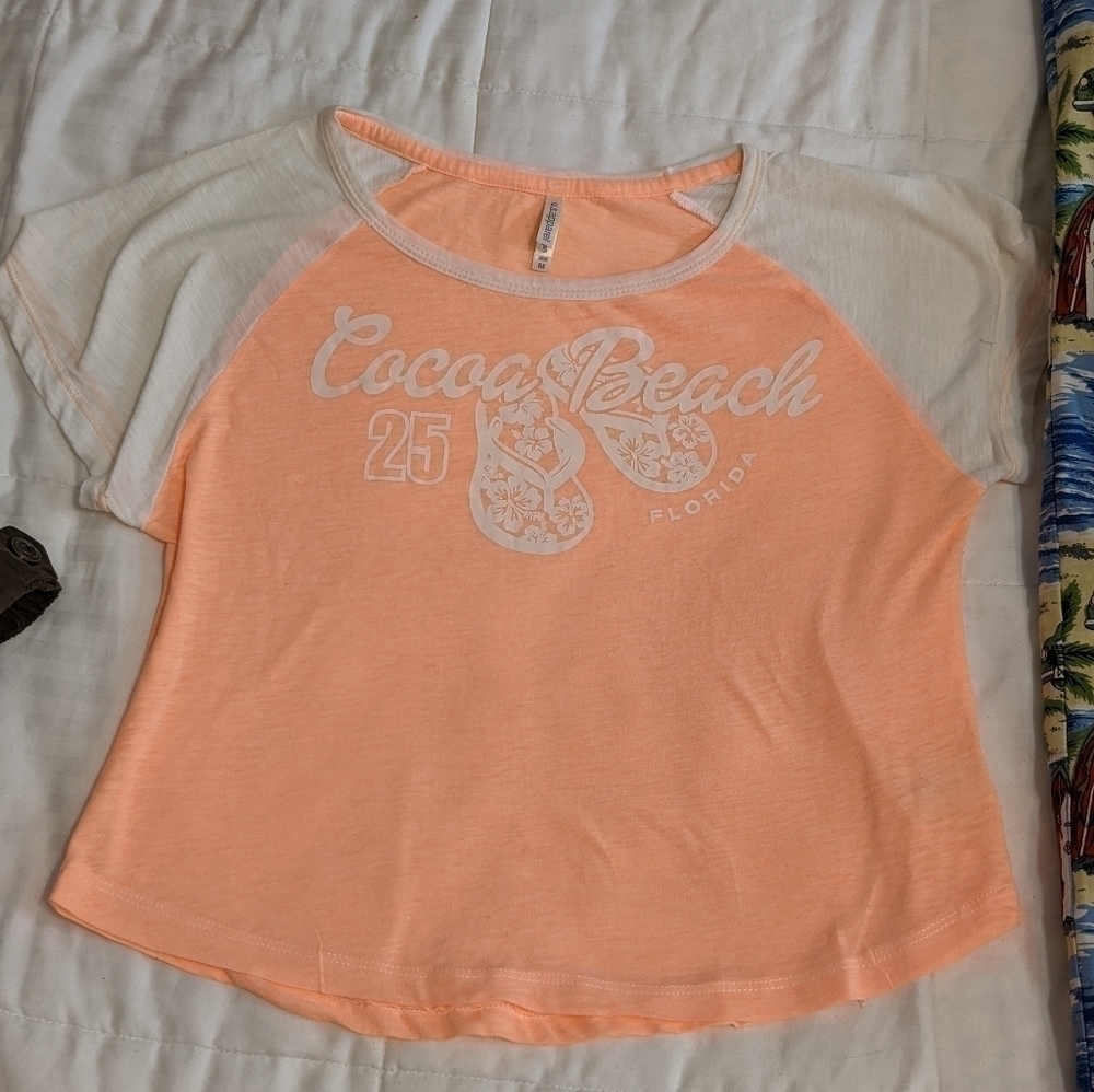 COCOA Beach cropped tee size Medium